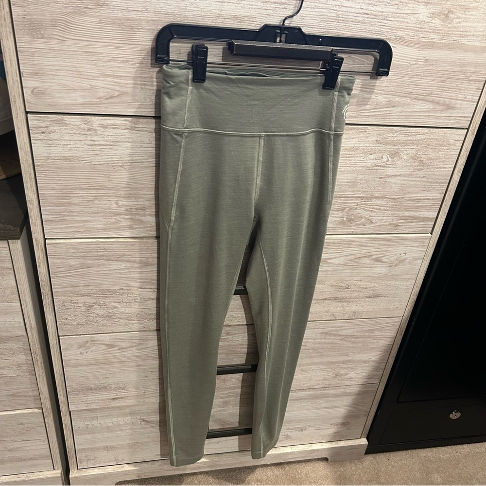 Allbirds Women's Natural Flow Legging In a Sage Green Color size XS - Picture 2 of 7